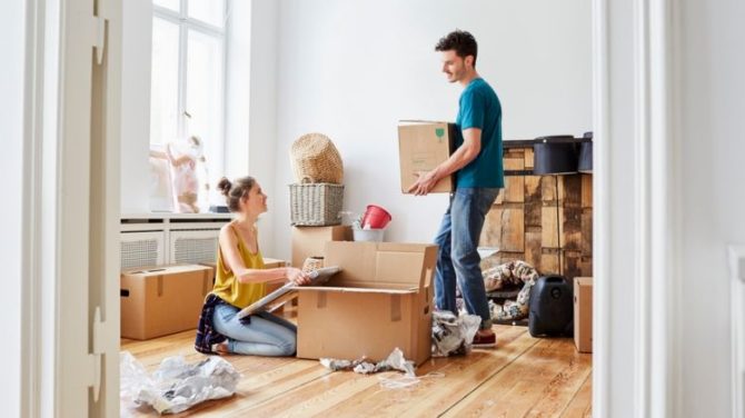 The pros and benefits of hiring packers and movers